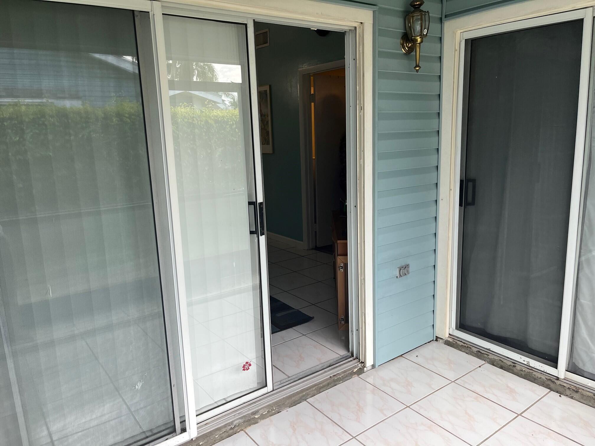 ISLAND CLUB - Residential