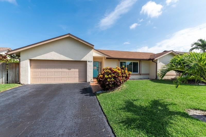 SOUTHWIND LAKES / AMERICAN HOMES AT BOCA RATON 8 - Residential