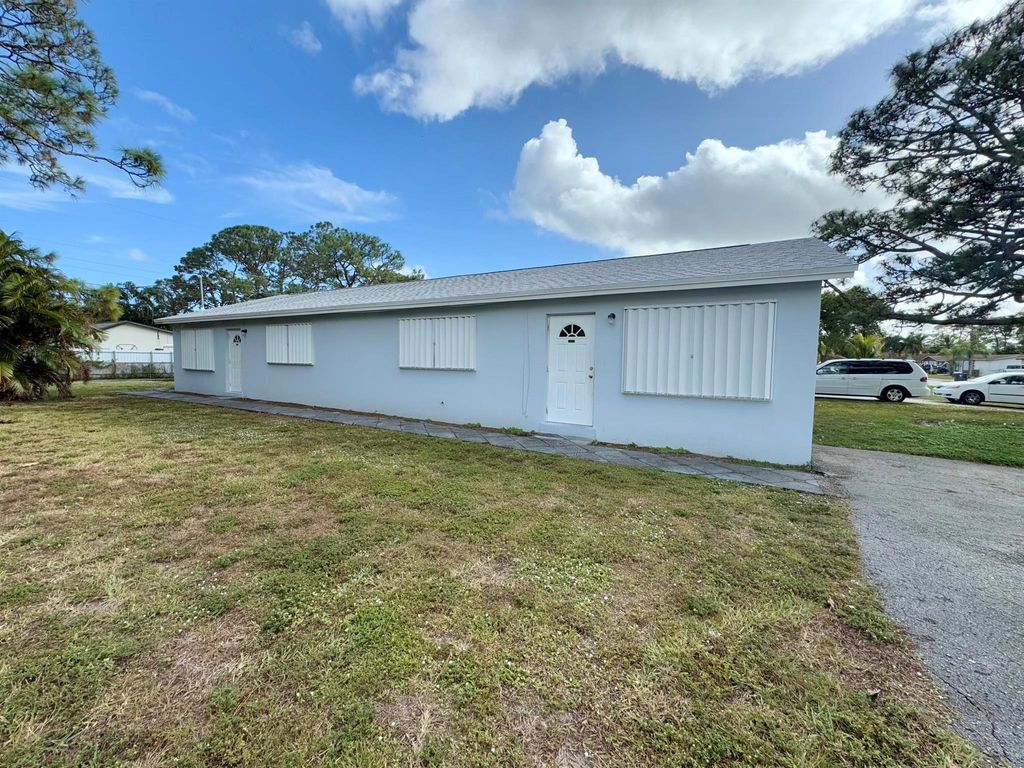 Photo of 4806 Dell Avenue, Lake Worth, FL 33461 (MLS # R11045946)