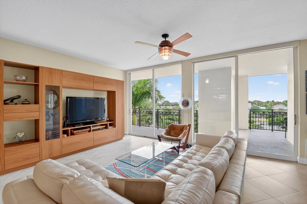 Photo of 550 Okeechobee Boulevard #423, West Palm Beach, FL 33401 (MLS # B26020034)