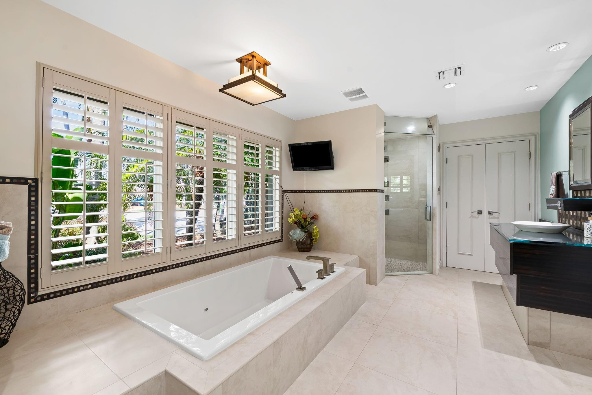 THE LANDINGS FIRST - Residential