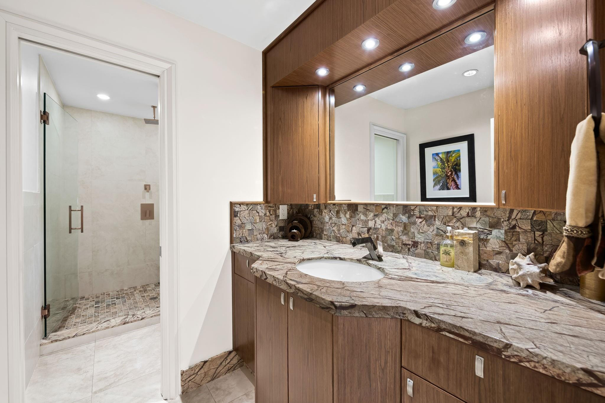 THE LANDINGS FIRST - Residential