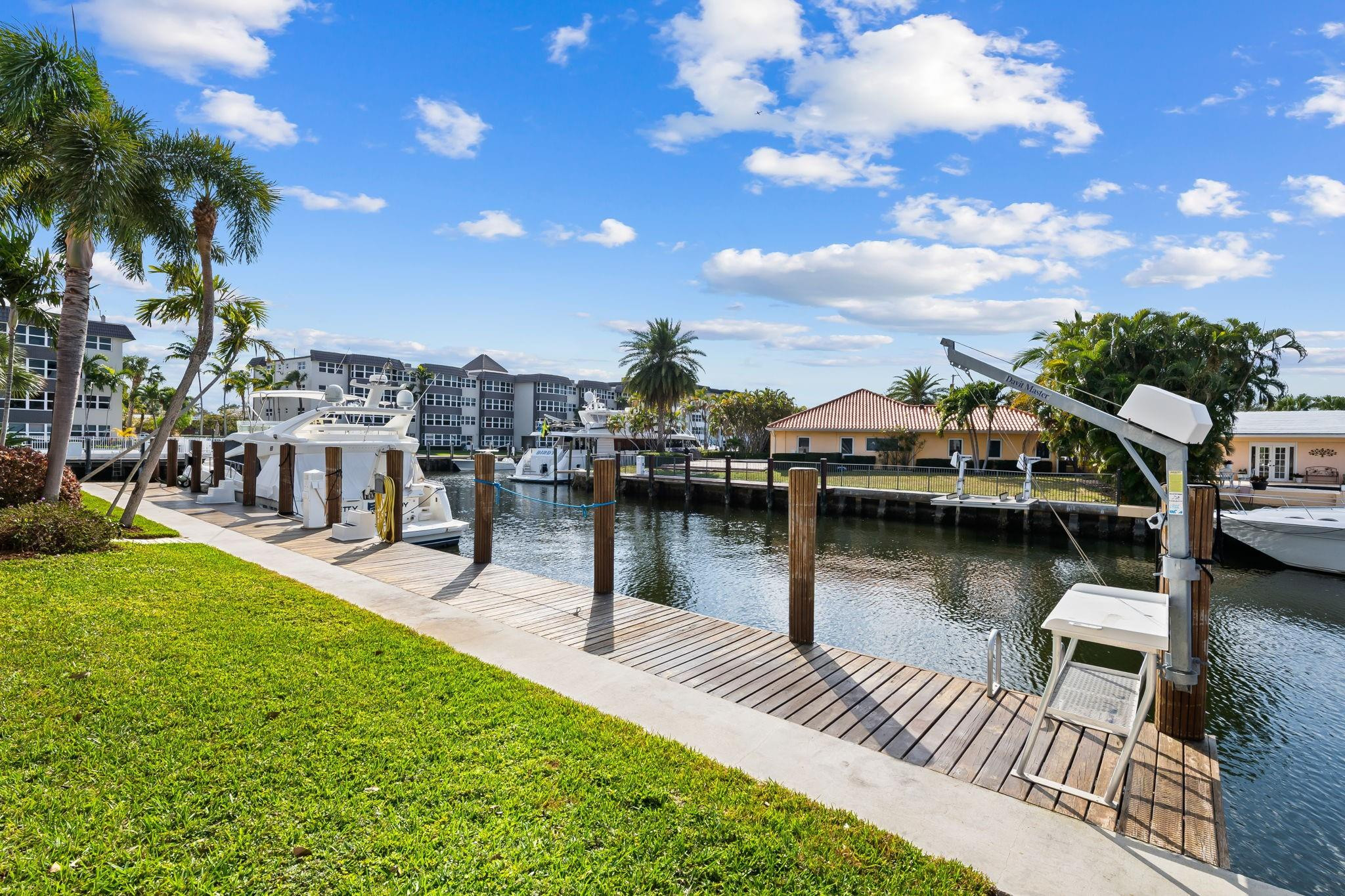 THE LANDINGS FIRST - Residential