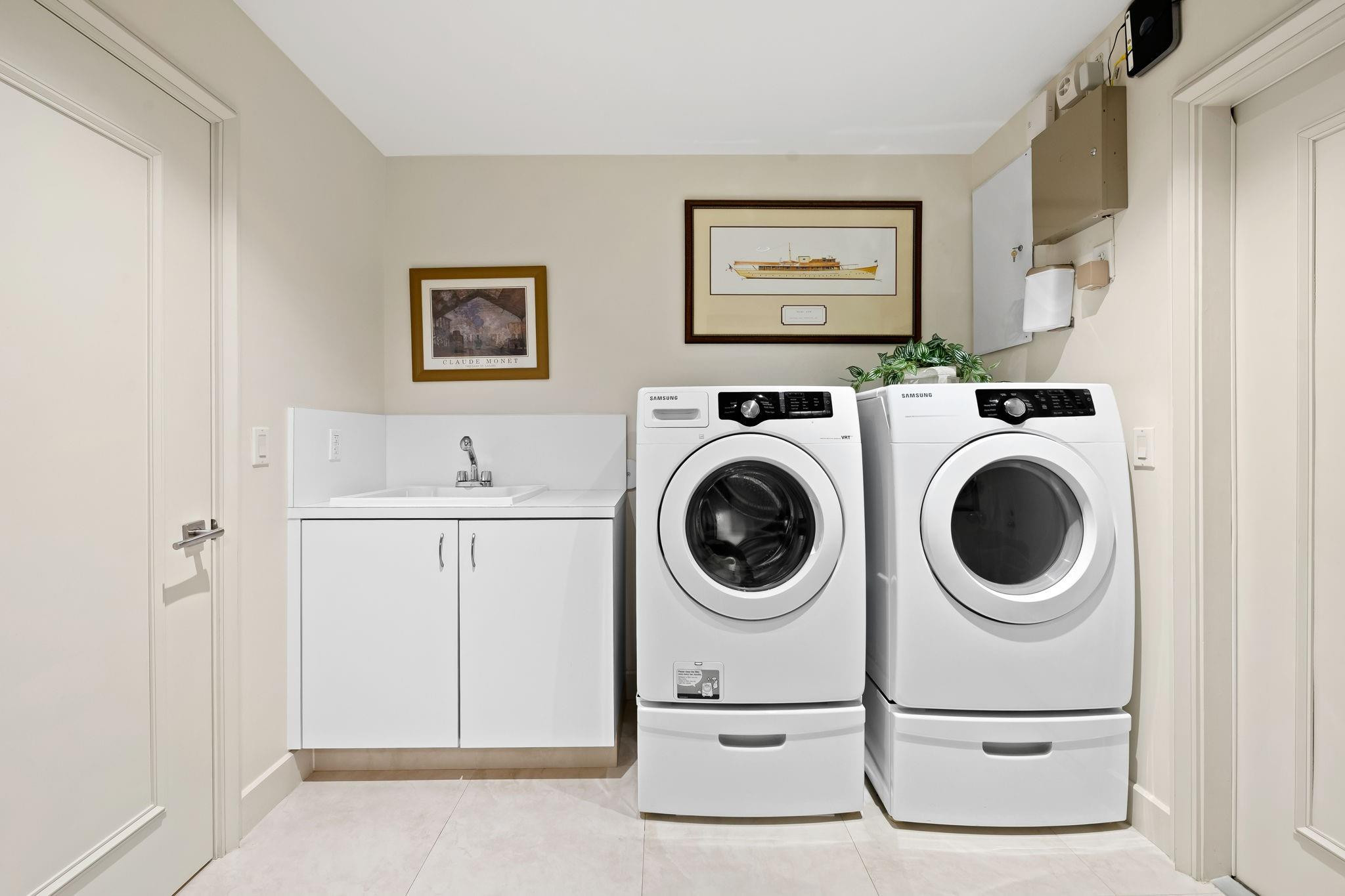 THE LANDINGS FIRST - Residential