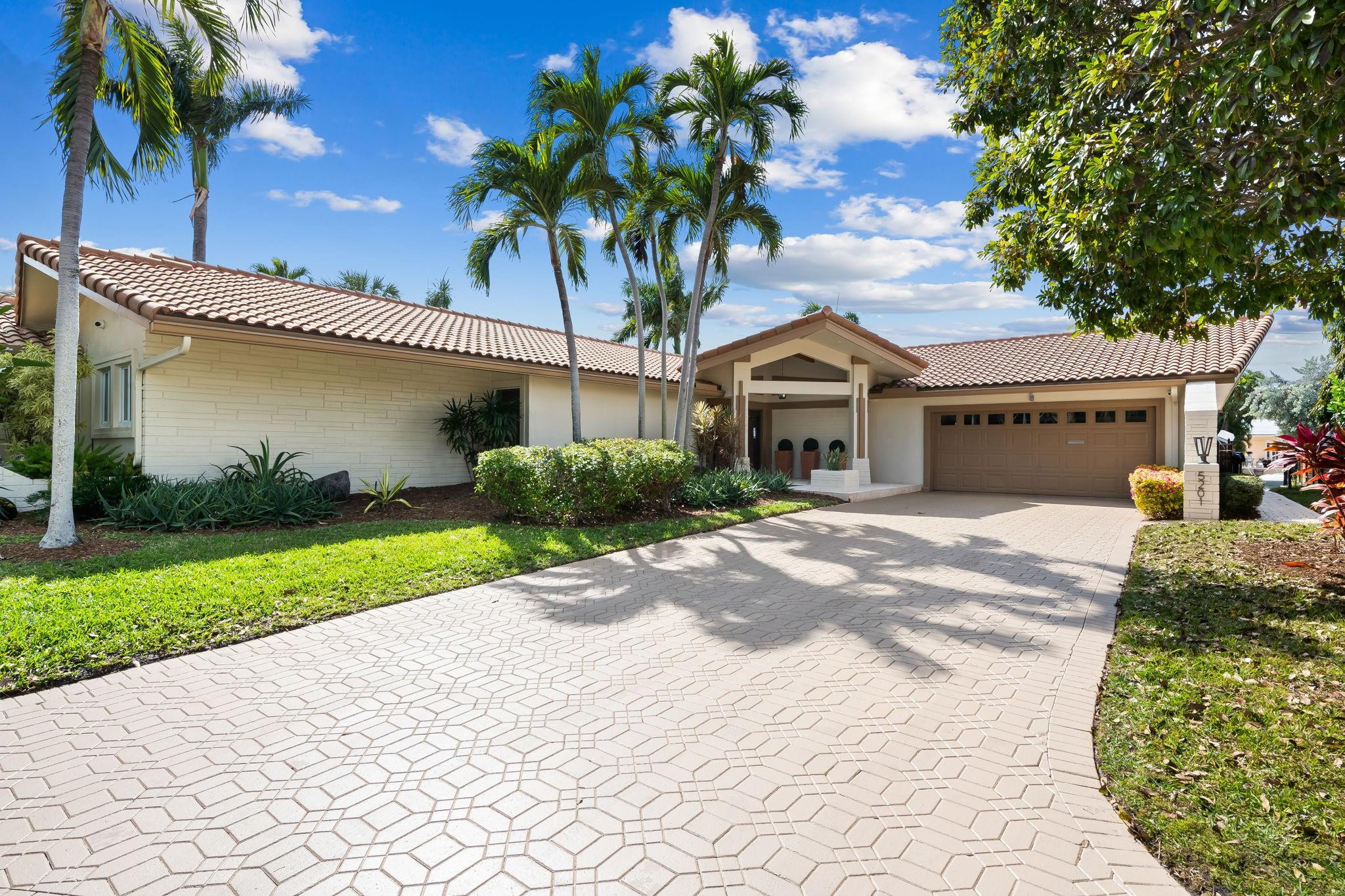 THE LANDINGS FIRST - Residential