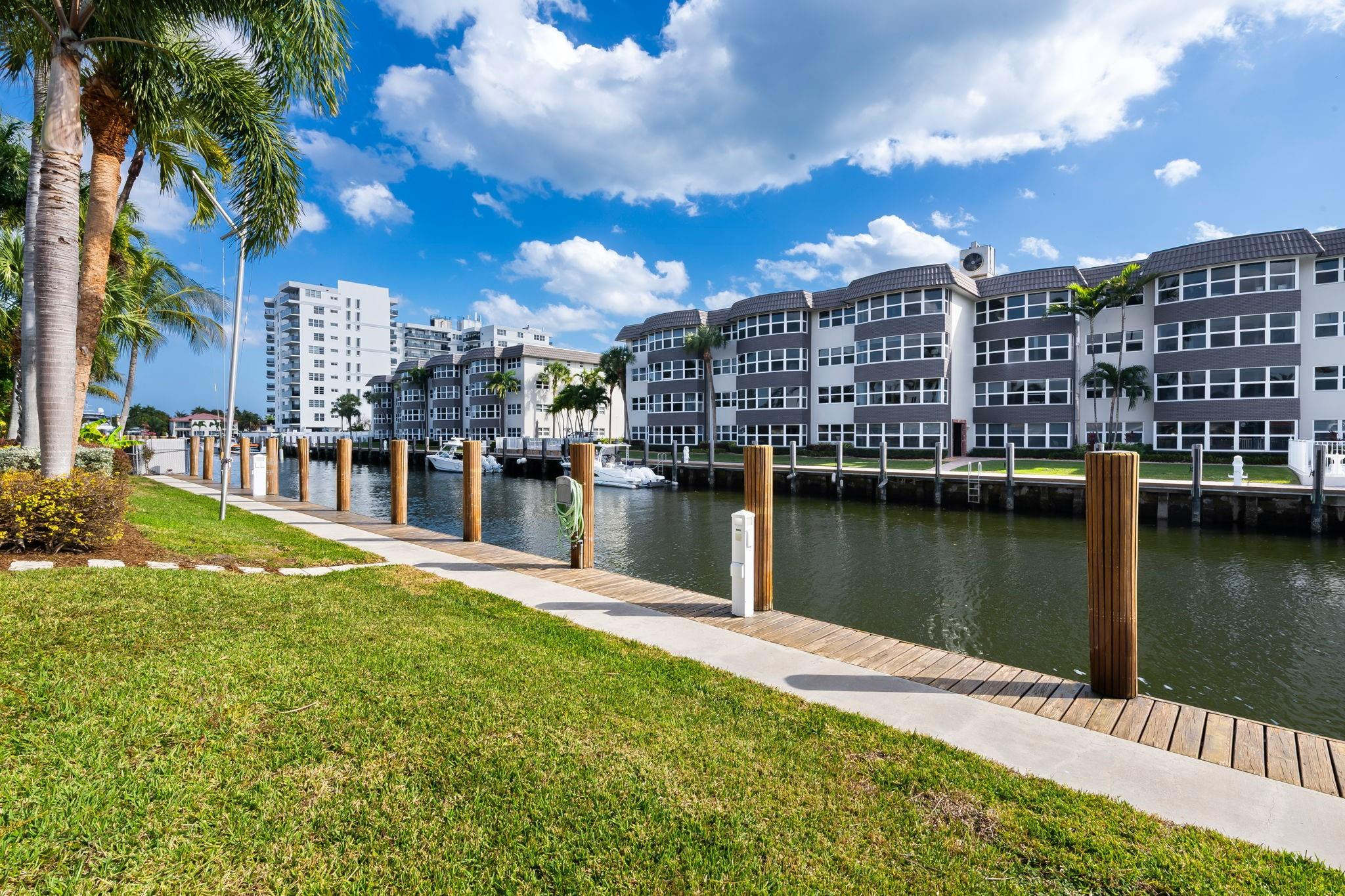 THE LANDINGS FIRST - Residential