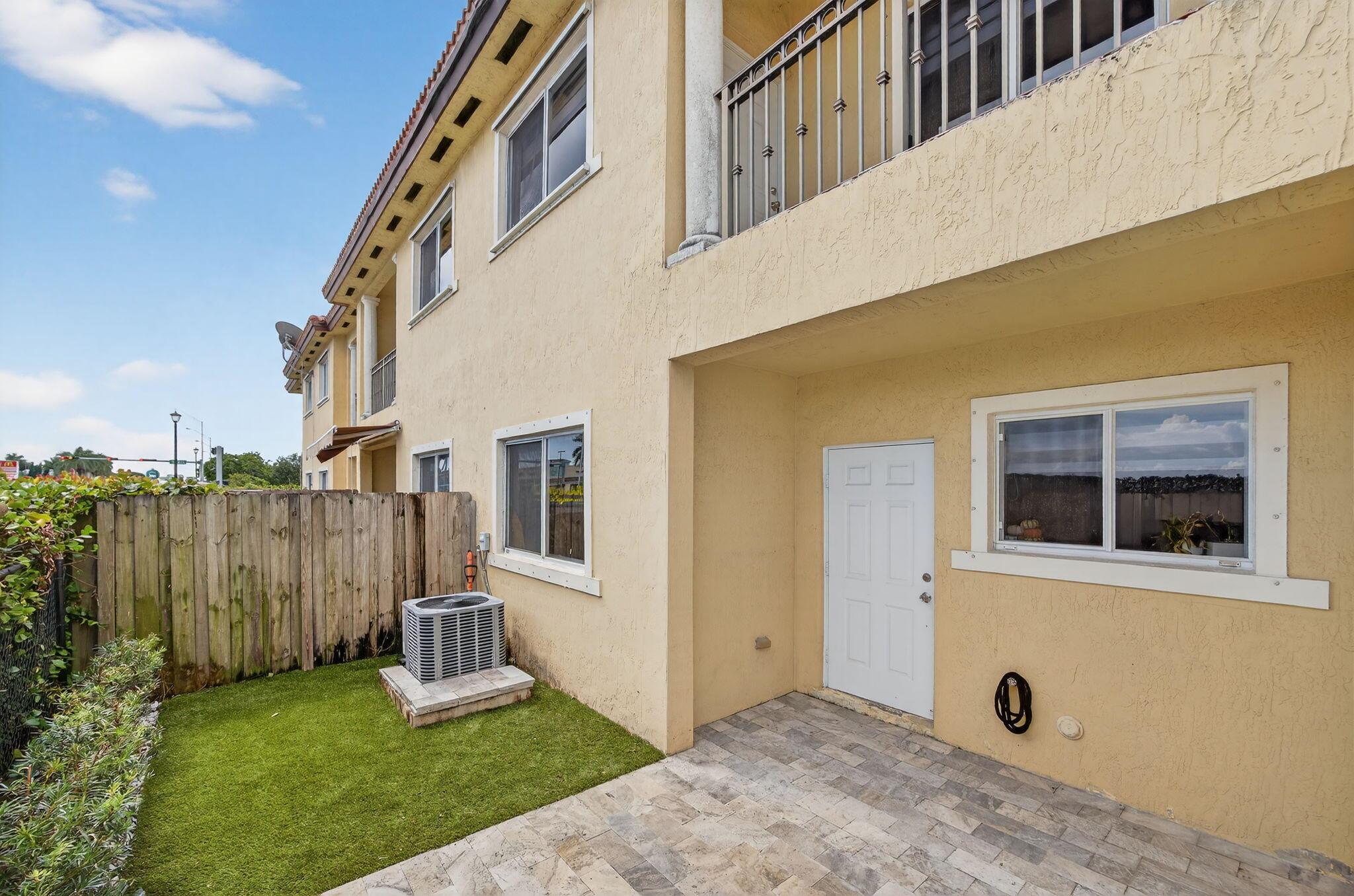 SILVER PALM HOMES - Residential