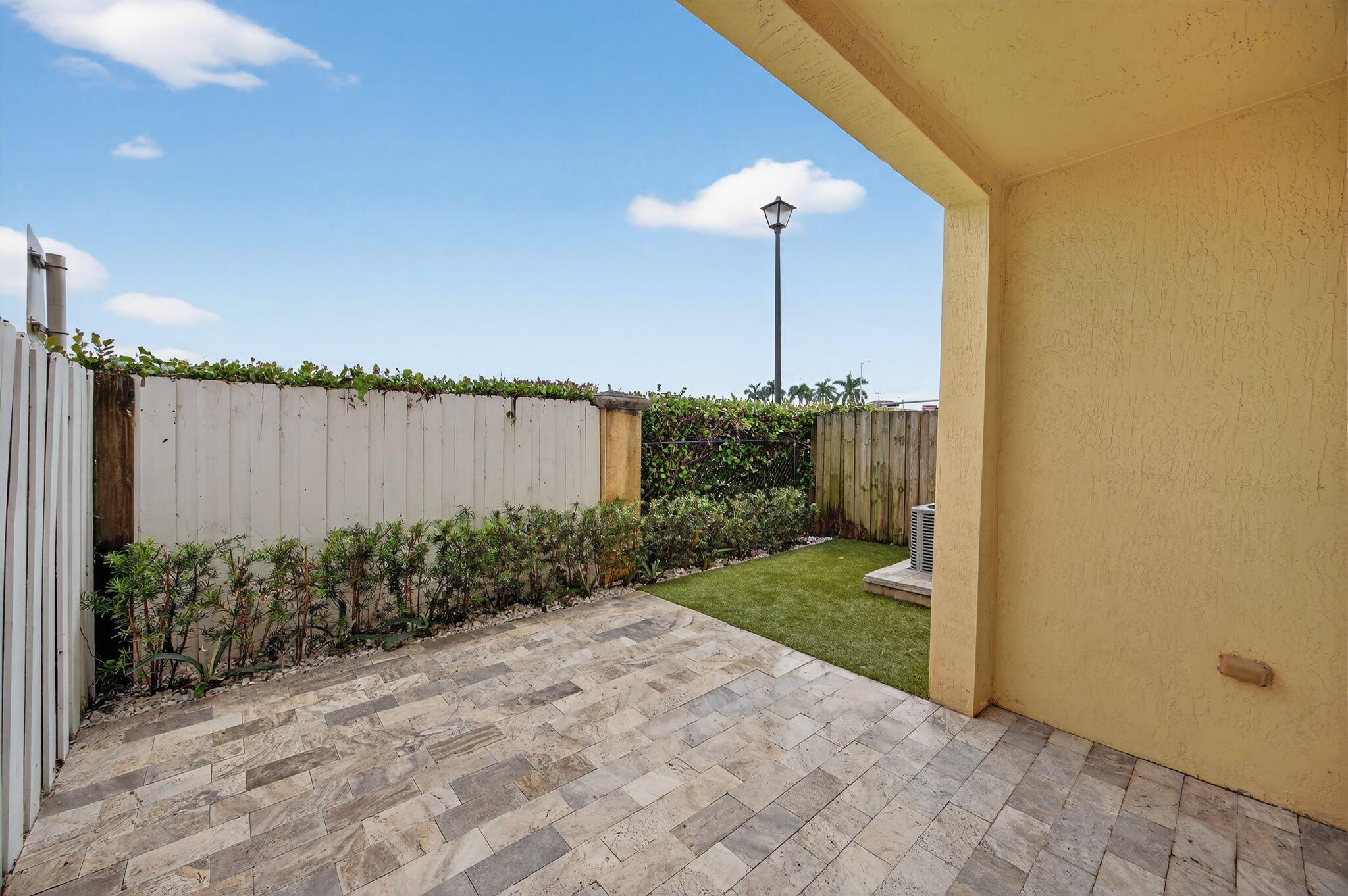 SILVER PALM HOMES - Residential