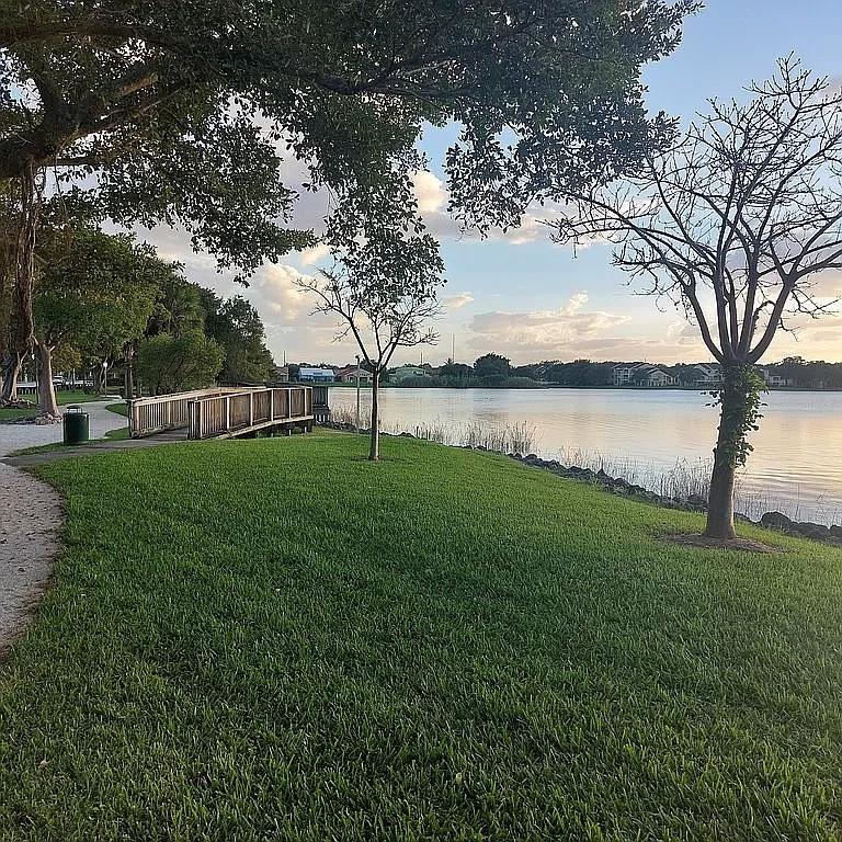 ROYAL PALM ACRES FIRST SE - Residential