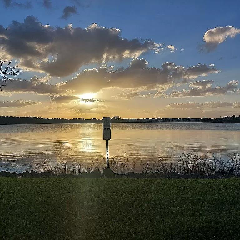 ROYAL PALM ACRES FIRST SE - Residential