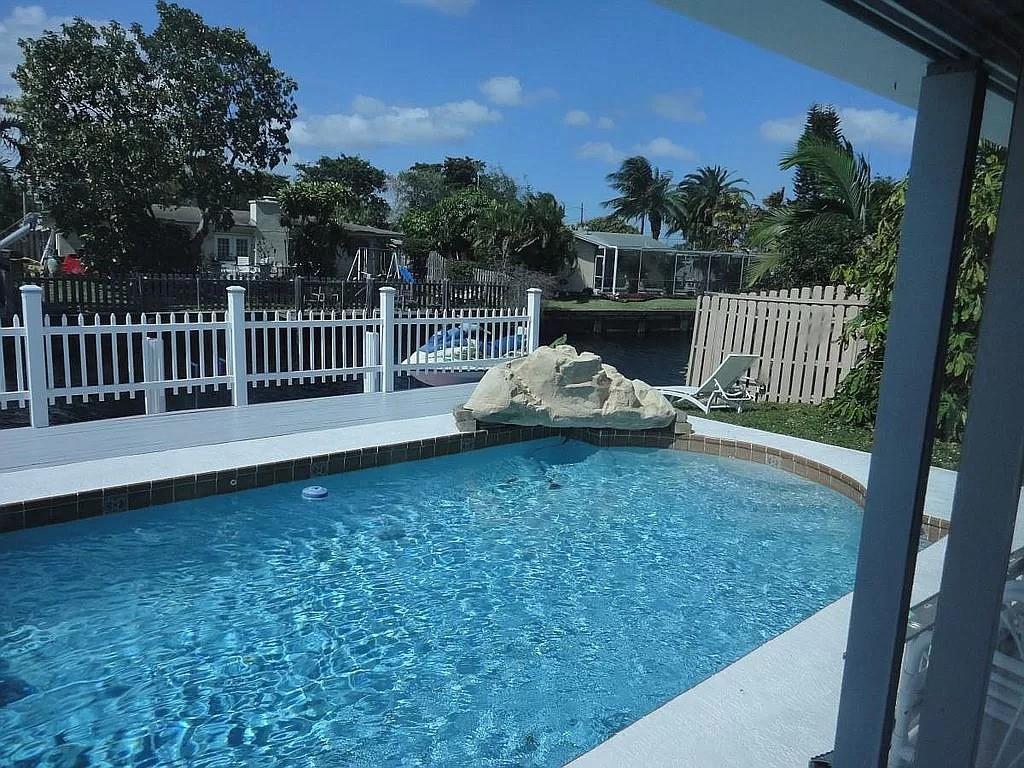 ROYAL PALM ACRES FIRST SE - Residential