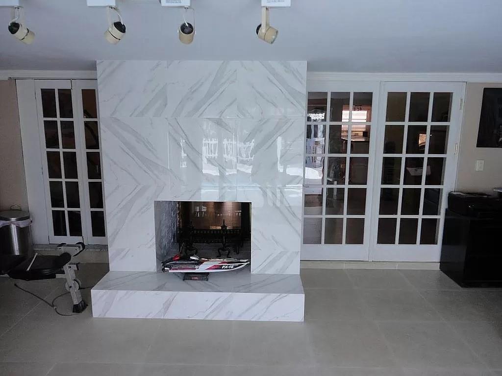 ROYAL PALM ACRES FIRST SE - Residential