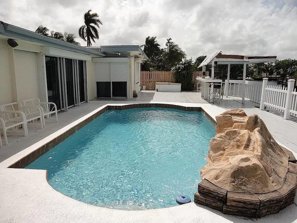 ROYAL PALM ACRES FIRST SE - Residential