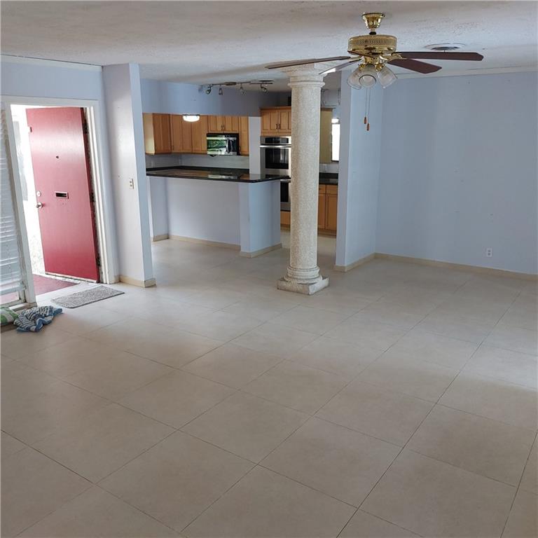 ROYAL PALM ACRES FIRST SE - Residential