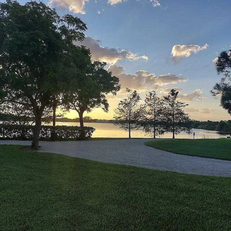 ROYAL PALM ACRES FIRST SE - Residential