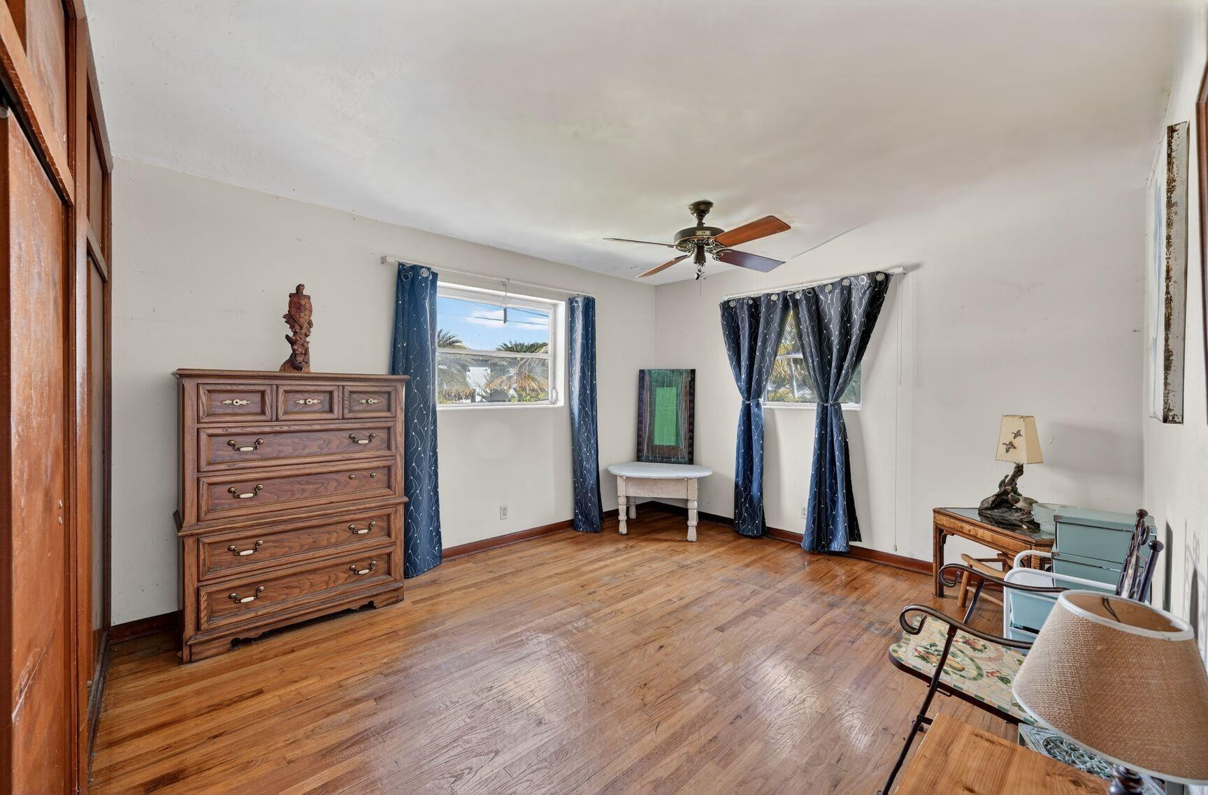 Esmonda Gardens 22-20 B - Residential