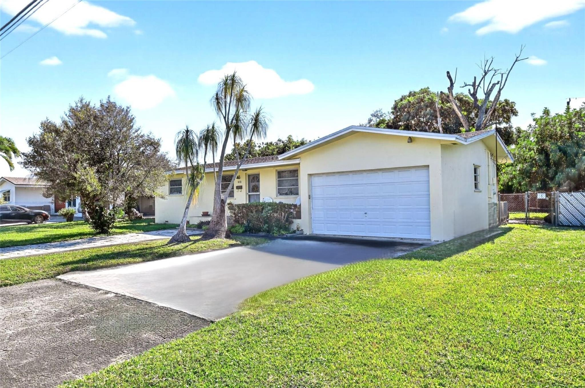 Esmonda Gardens 22-20 B - Residential