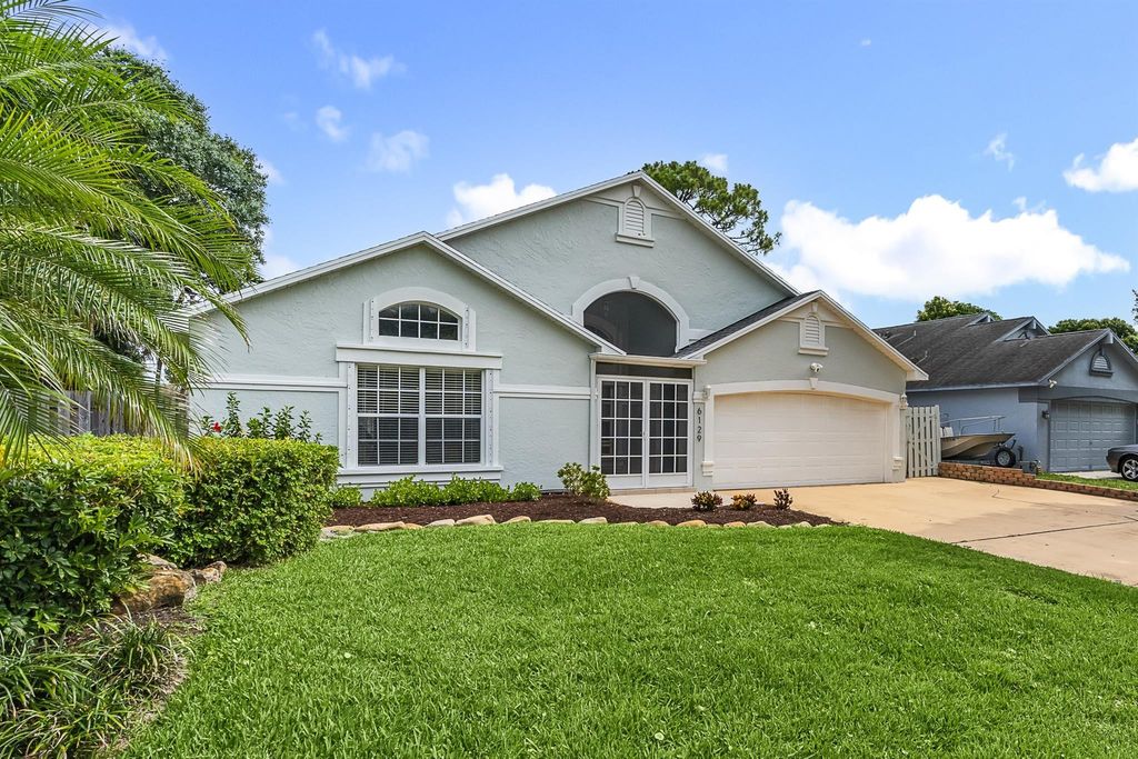 Photo of 6129 Hollywood Street, Jupiter, FL 33458 (MLS # F10449523)