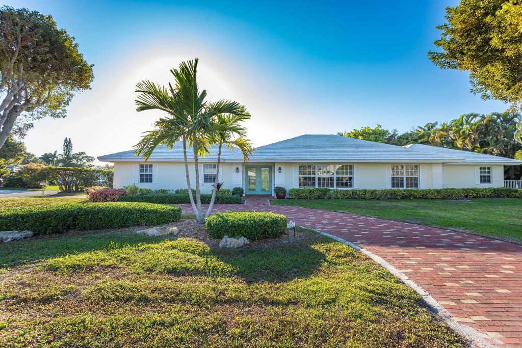 Photo of 835 Canary Walk, Delray Beach, FL 33483 (MLS # R11109353)