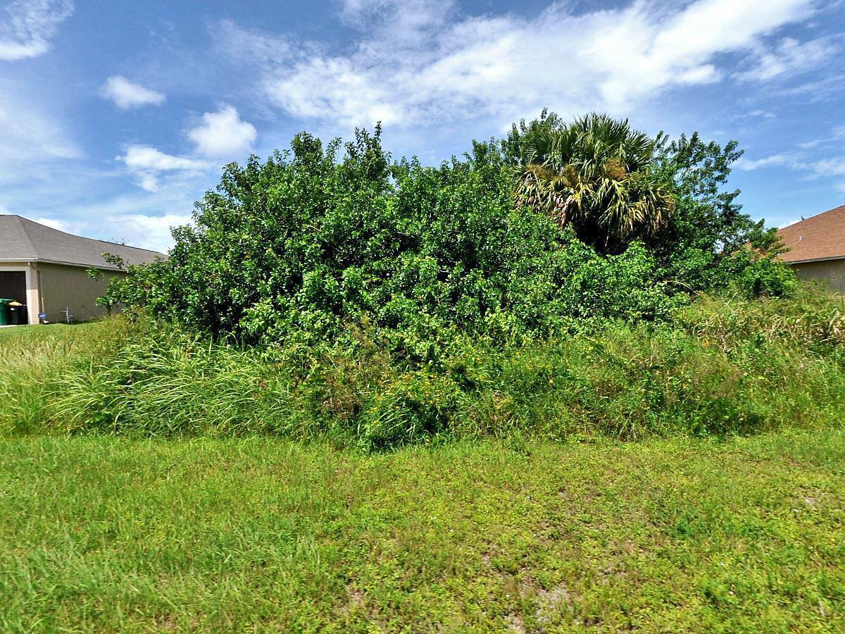 PORT ST LUCIE SECTION 33 - Land