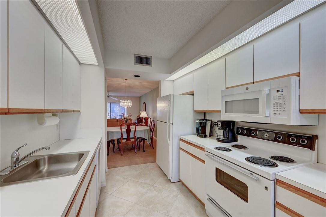 WYNMOOR VILLAGE - Residential