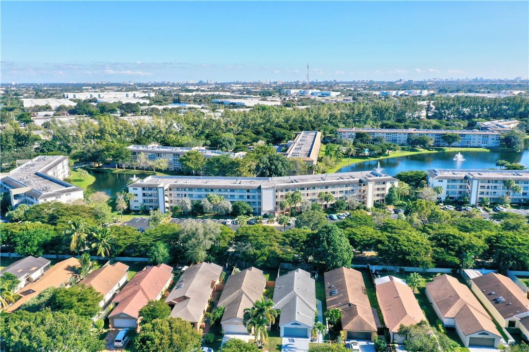 WYNMOOR VILLAGE - Residential