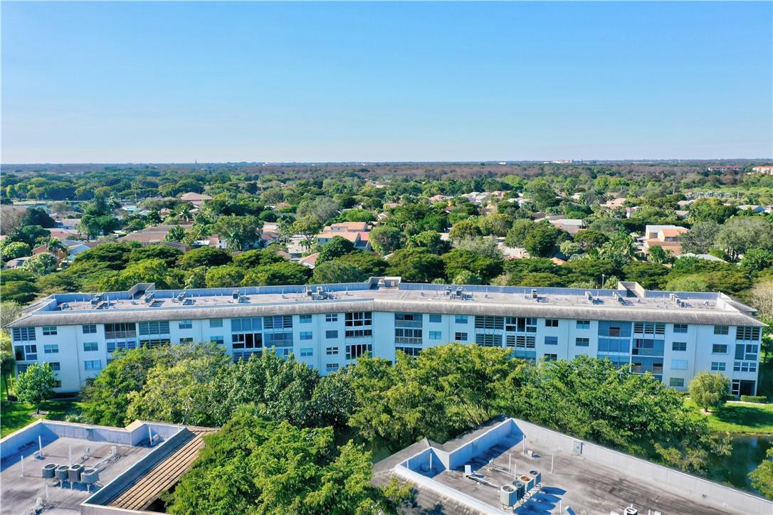 WYNMOOR VILLAGE - Residential