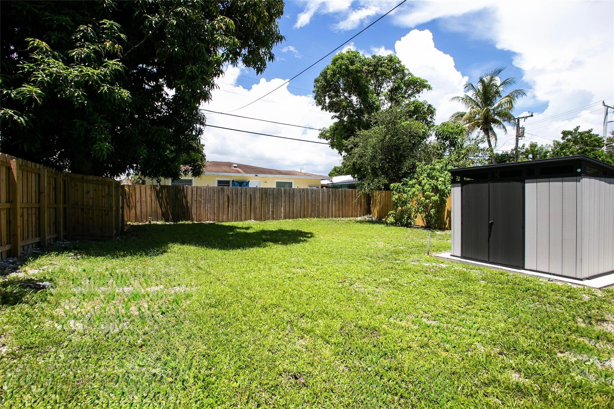 1135 NW 6th Avenue