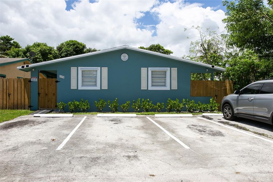 Prices to sell! Great Duplex in the City of Fort Lauderdale. Remodeled. New roof, new piping, new perimeter fence around the property. 4 parking spaces, laundry room to share for both units, large backyard.