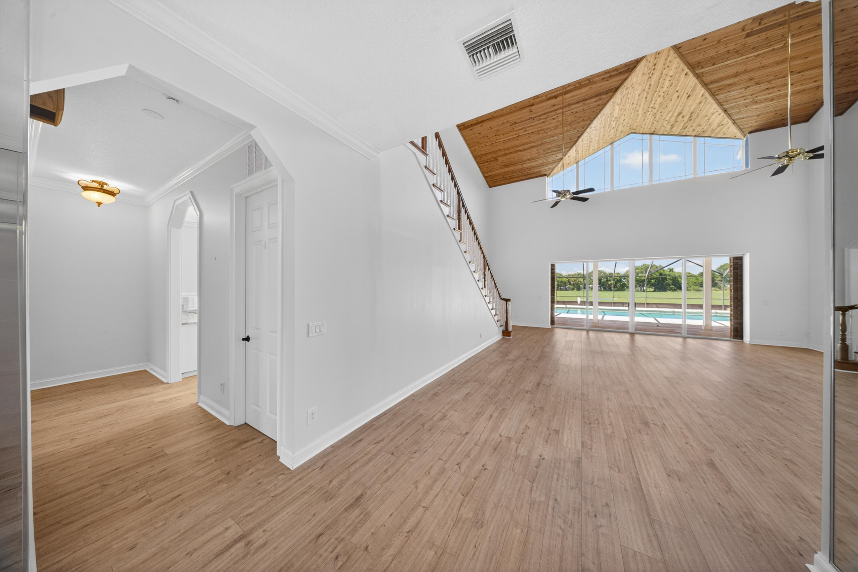 8686 Andrews Avenue, Fort Pierce, FL, 34945/$1,899,990 4 8686 Andrews Avenue