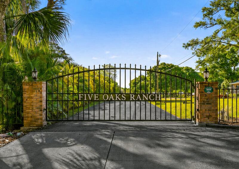 8686 Andrews Avenue, Fort Pierce, FL, 34945/$1,899,990 1 8686 Andrews Avenue