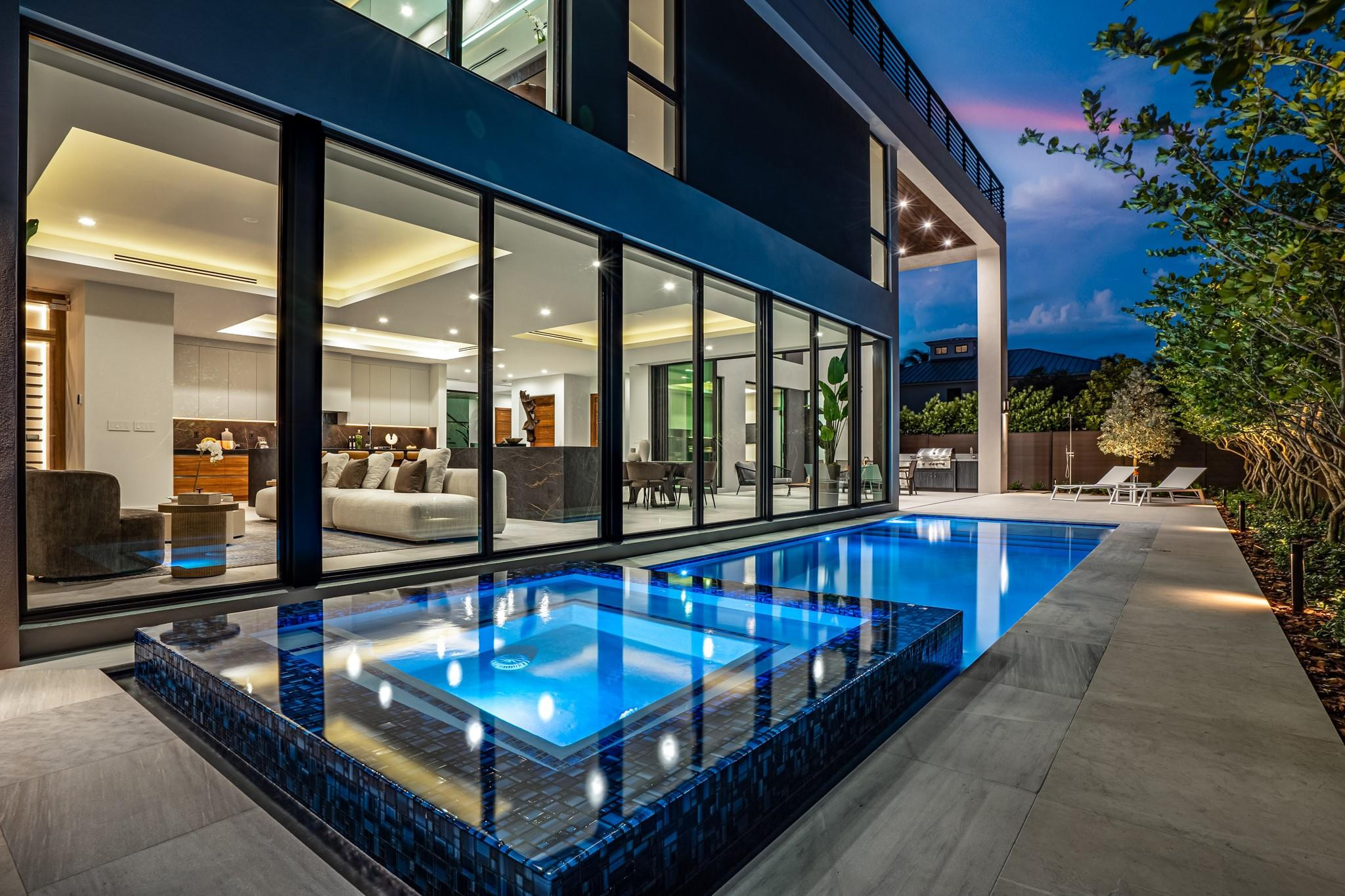 2000 Harbourview Drive