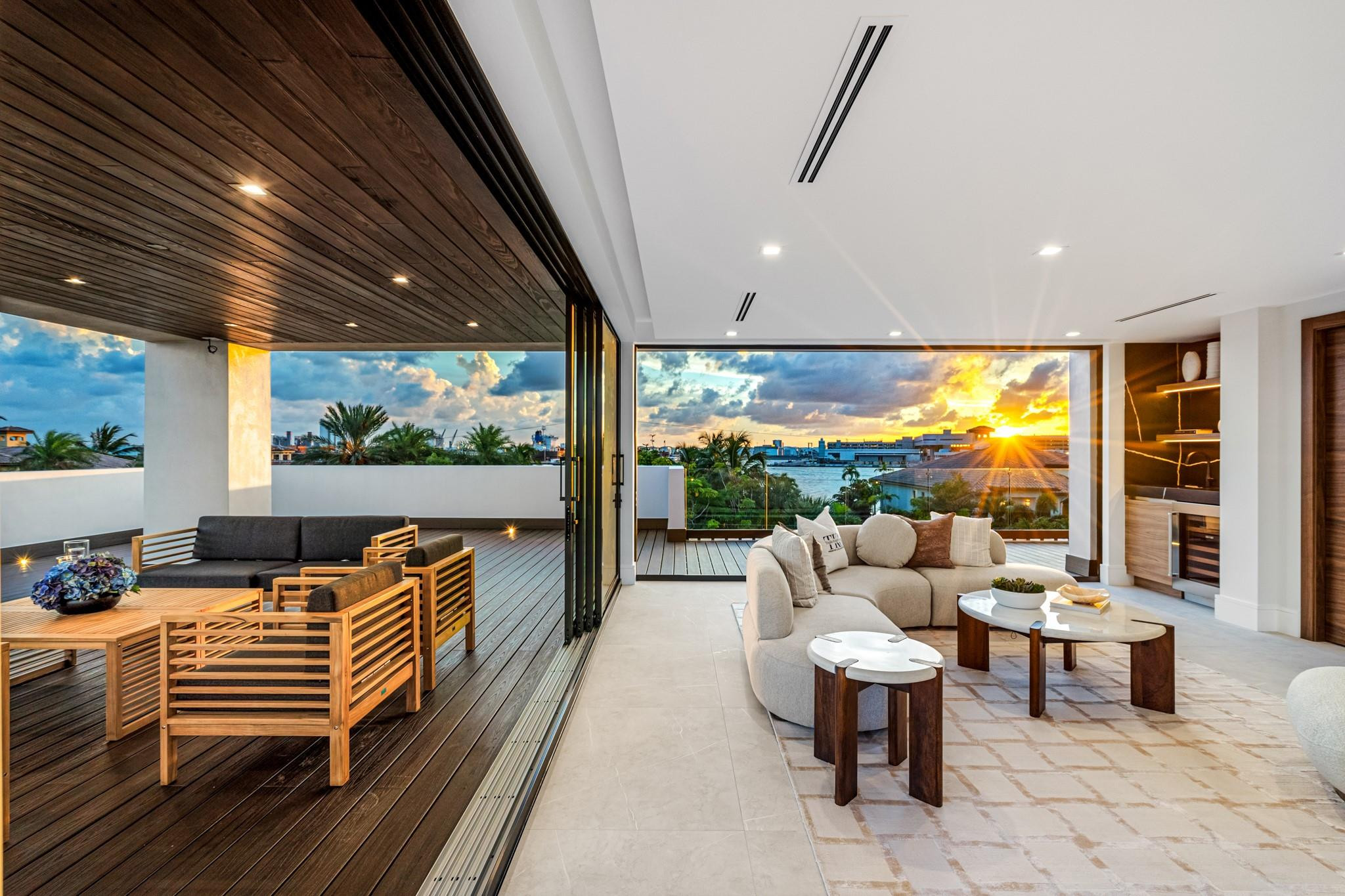 2000 Harbourview Drive