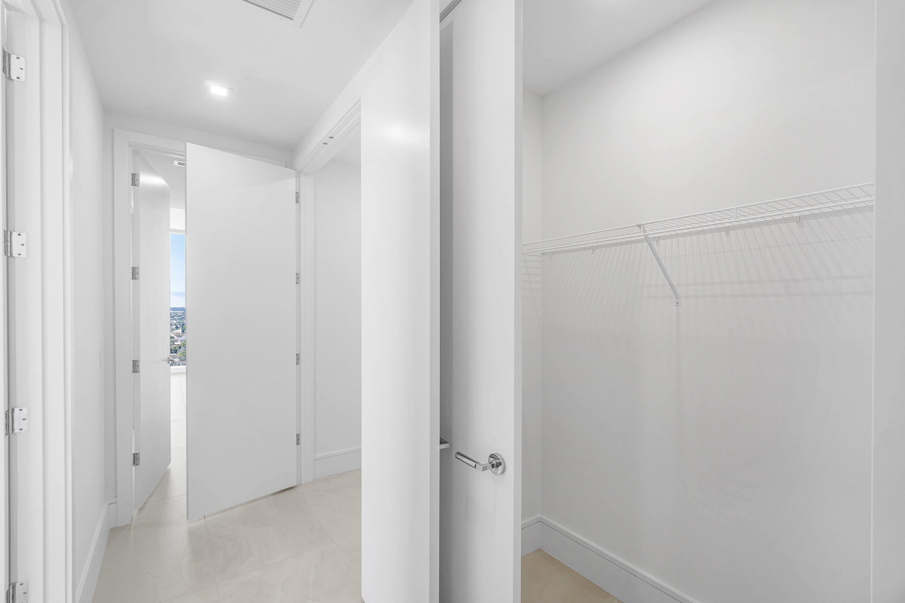 Nautilus 220 Condominium - Residential