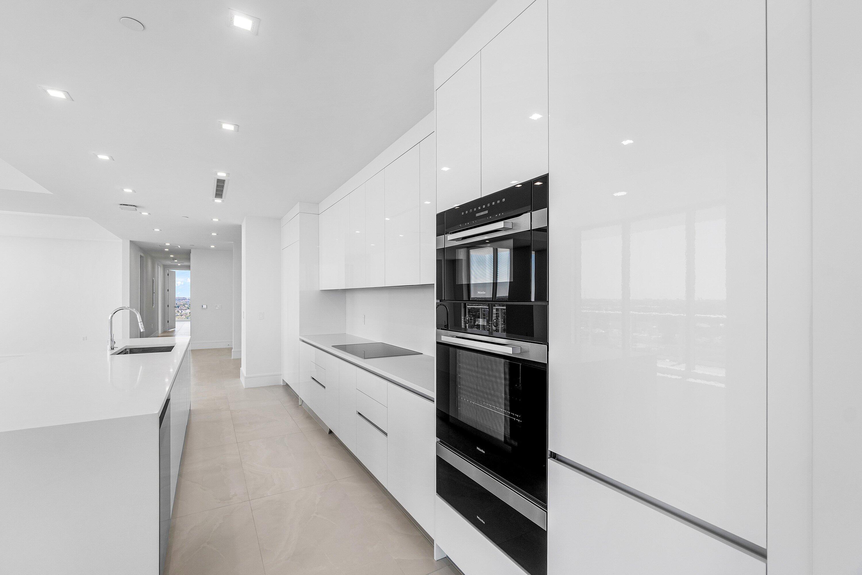 Nautilus 220 Condominium - Residential