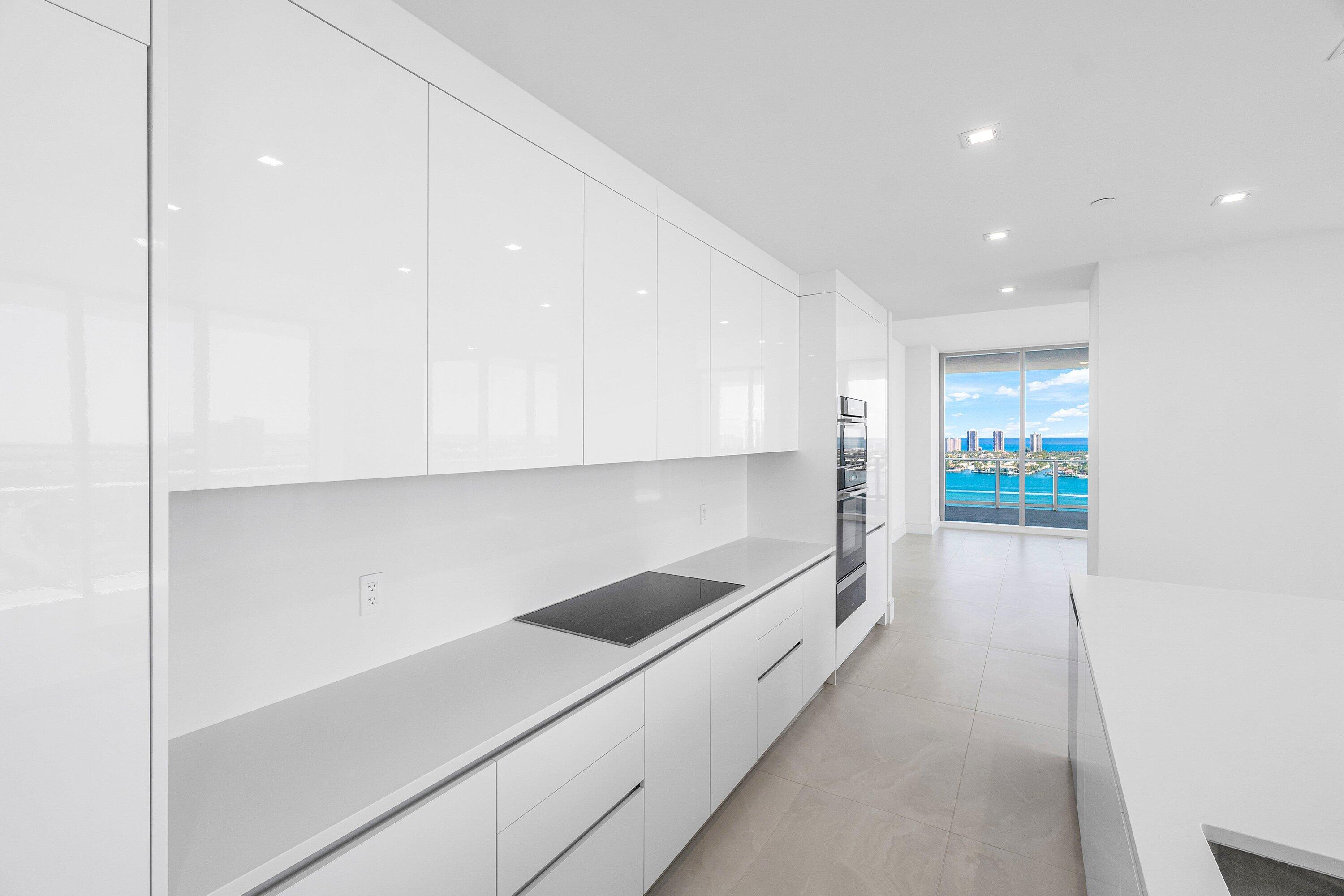 Nautilus 220 Condominium - Residential