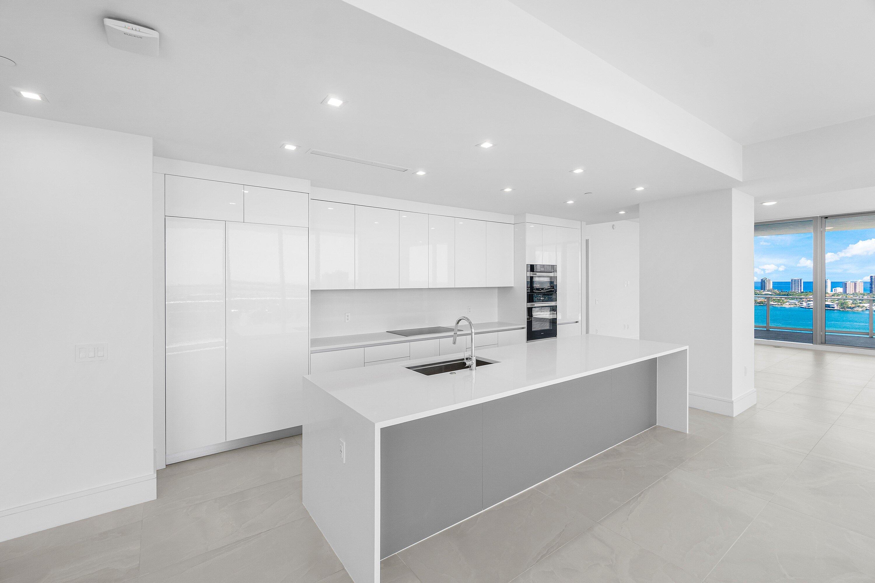 Nautilus 220 Condominium - Residential