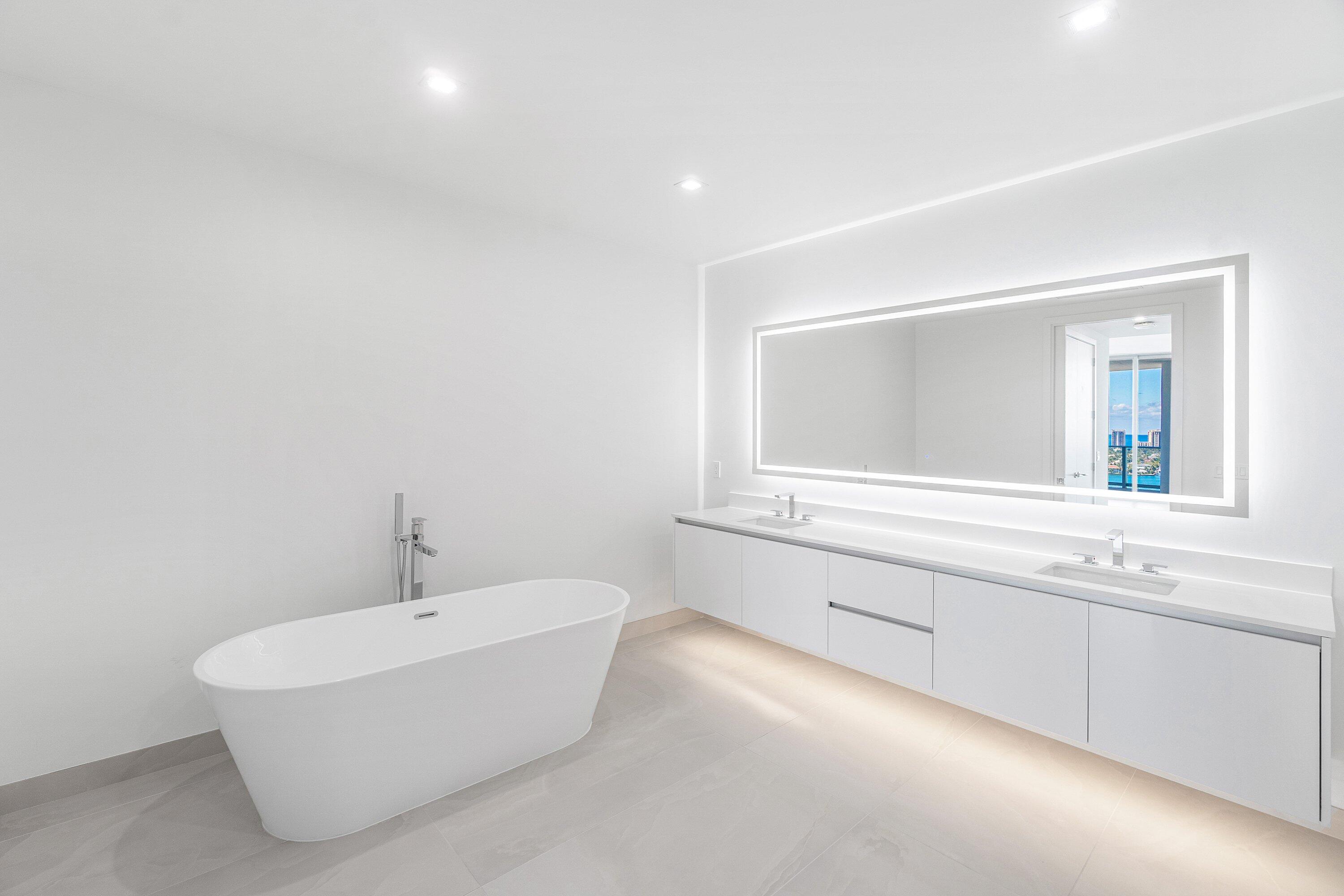 Nautilus 220 Condominium - Residential