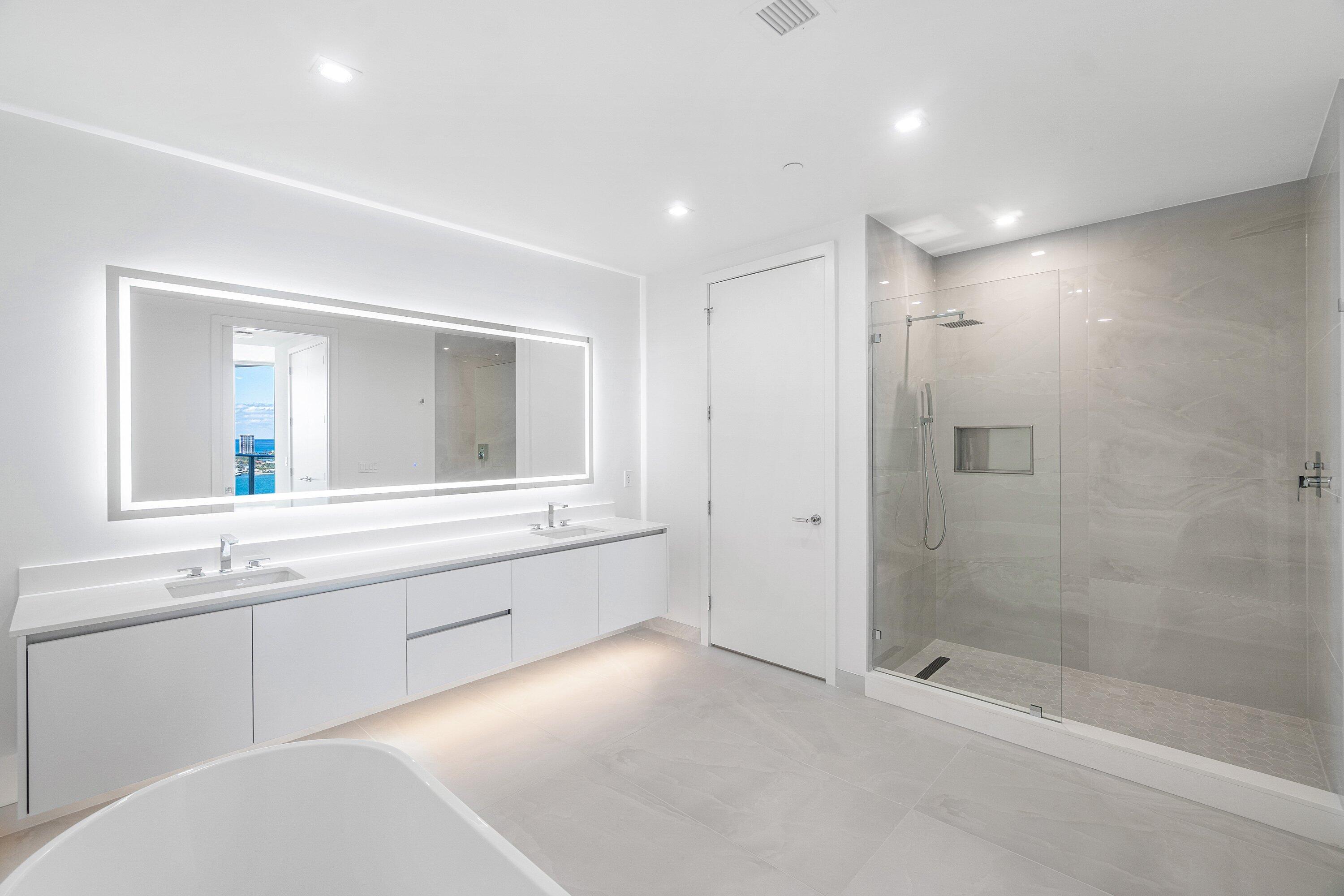 Nautilus 220 Condominium - Residential