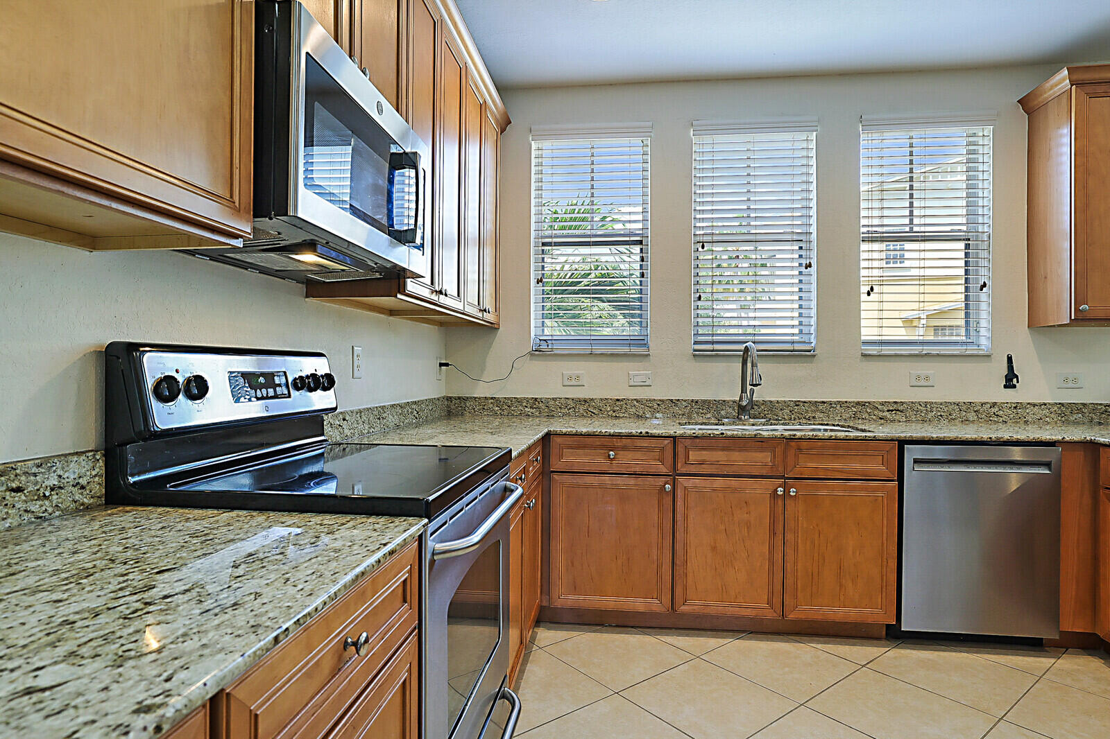 CITYSIDE CONDO - Residential