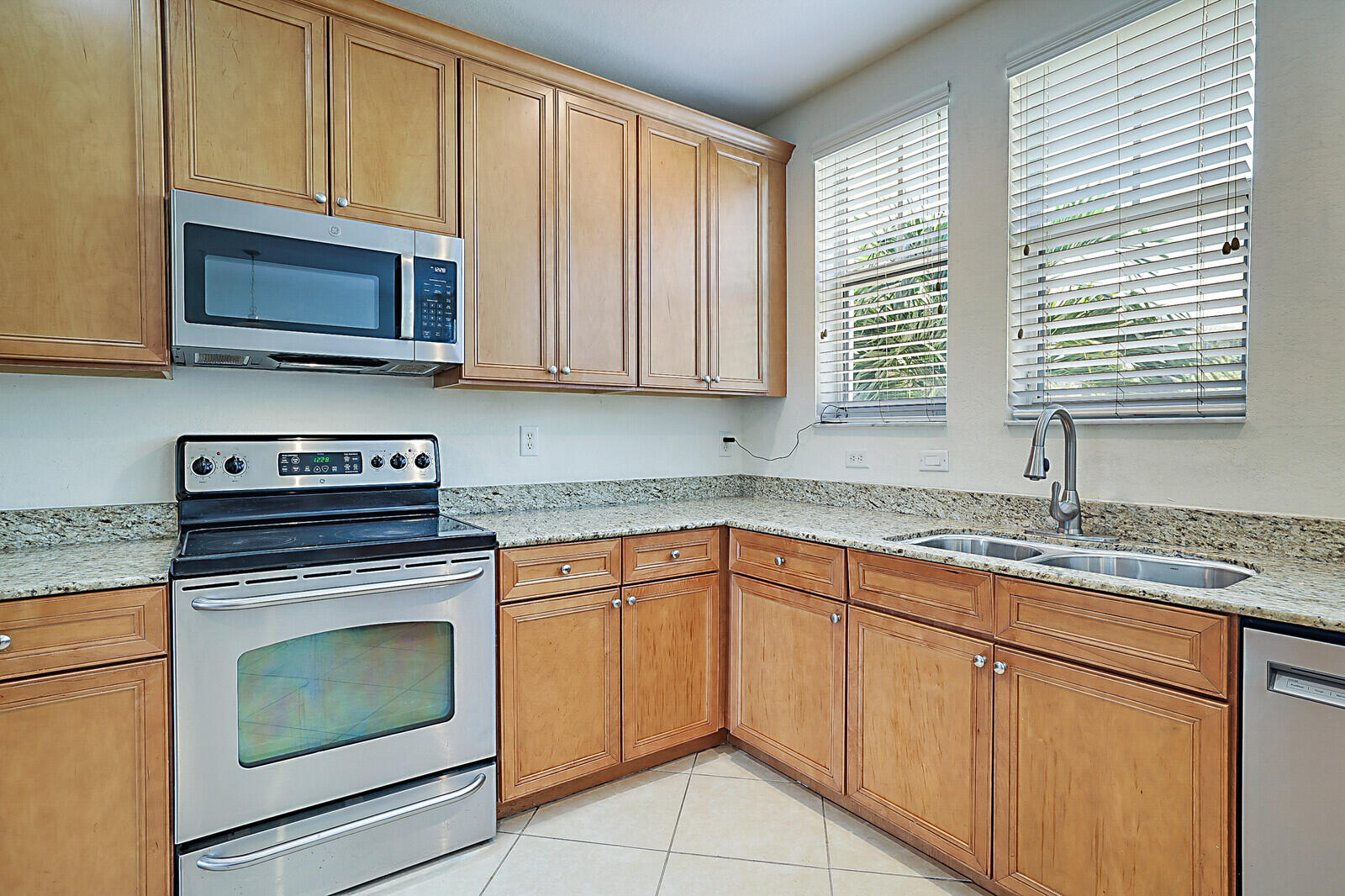 CITYSIDE CONDO - Residential