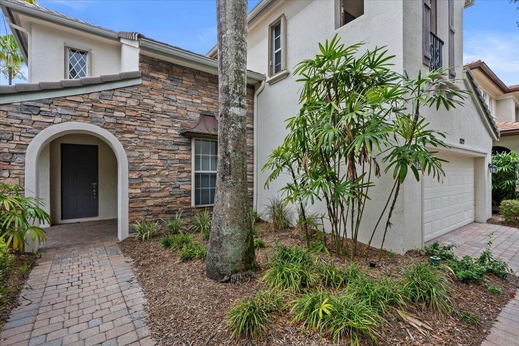 Photo of 1029 Vintner Boulevard, Palm Beach Gardens, FL 33410 (MLS # B26024374)