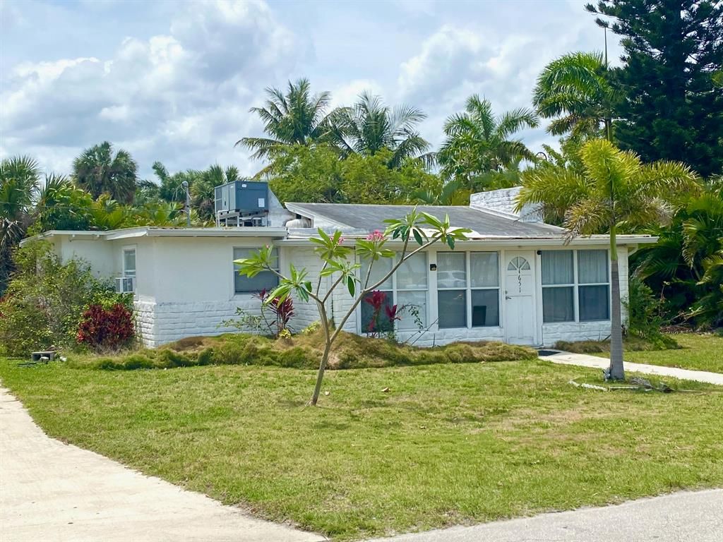 Photo of 1651 Seaway Drive, Fort Pierce, FL 34949 (MLS # R10711056)