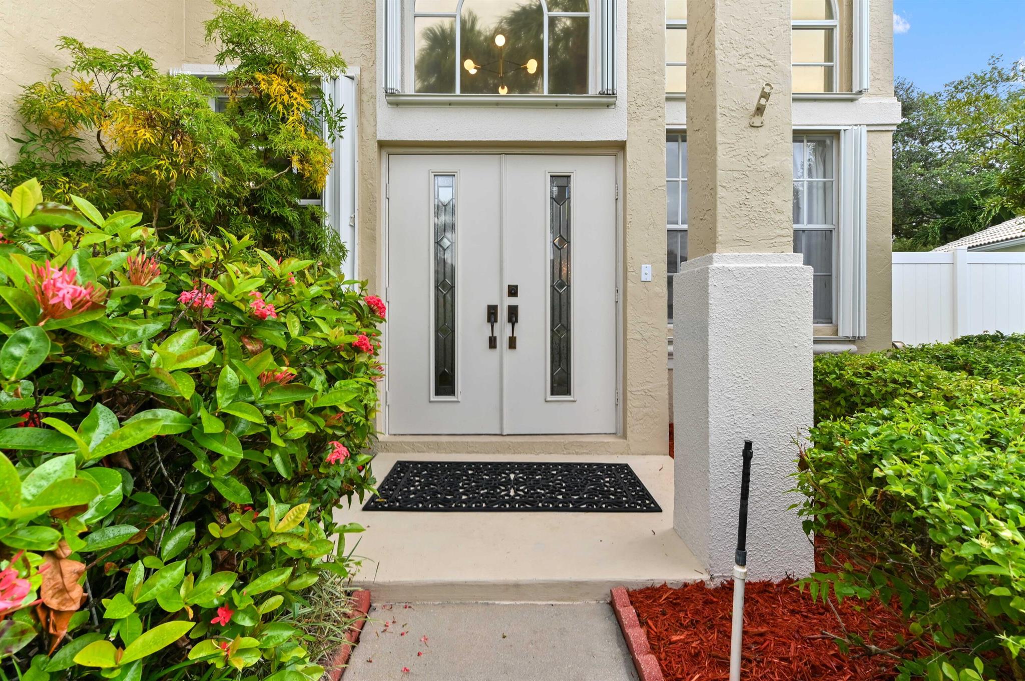 7952 Ambleside Way, Lake Worth, FL, 33467/$649,900 4 7952 Ambleside Way