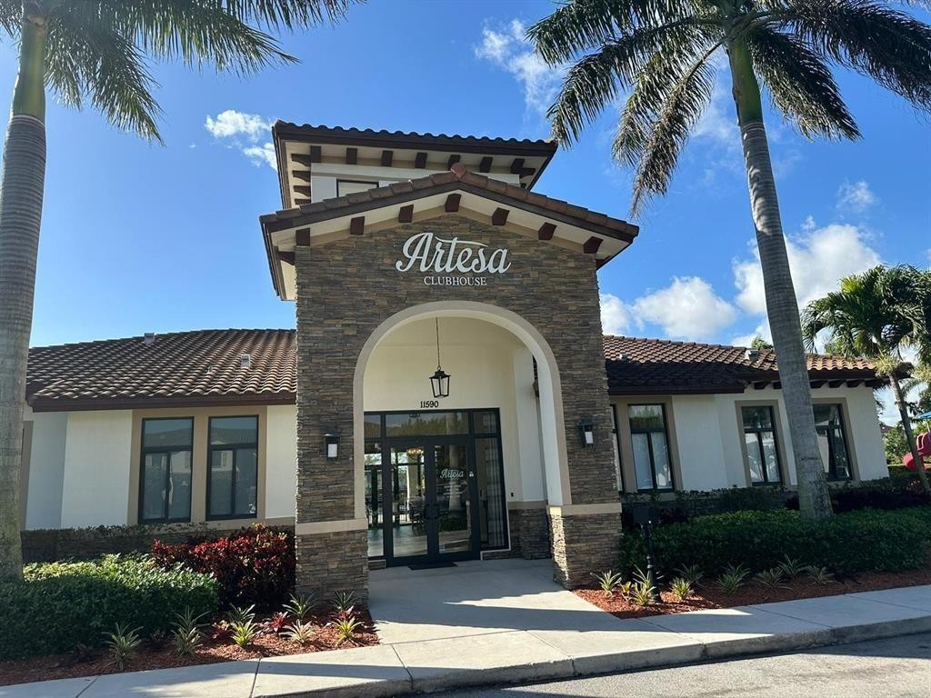 COCO PALM ESTATES - Residential