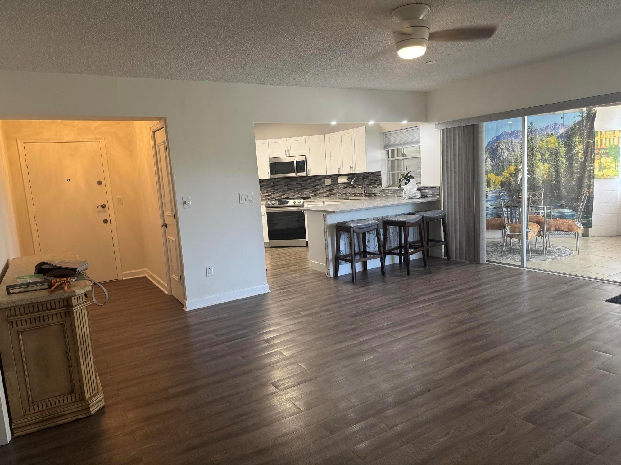 4 Greenway N 203