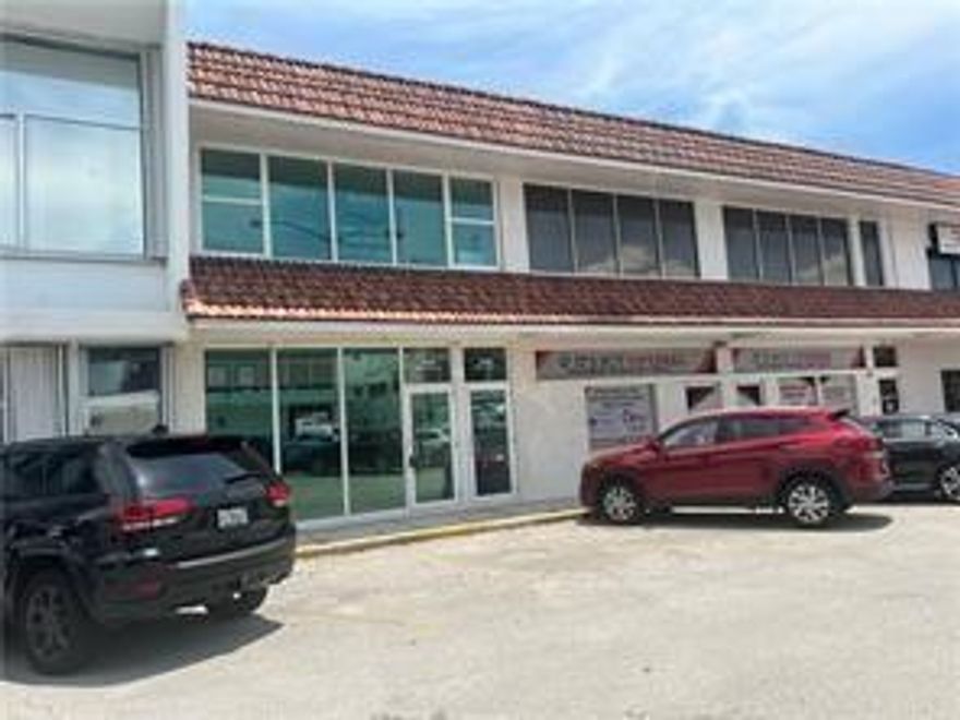2nd Floor Office/Retail space in Prime Fort Lauderdale Business District. Modern and Updated Building with Impact Windows & Doors. High traffic location closes to highway, beach, and residential areas. In Busy Shopping Plaza. Has Alleyway access from back door.