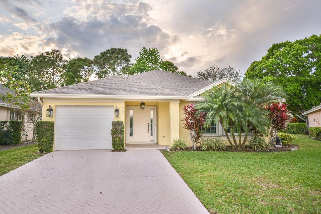 Photo of 226 Moccasin Trail W, Jupiter, FL 33458 (MLS # R11163532)