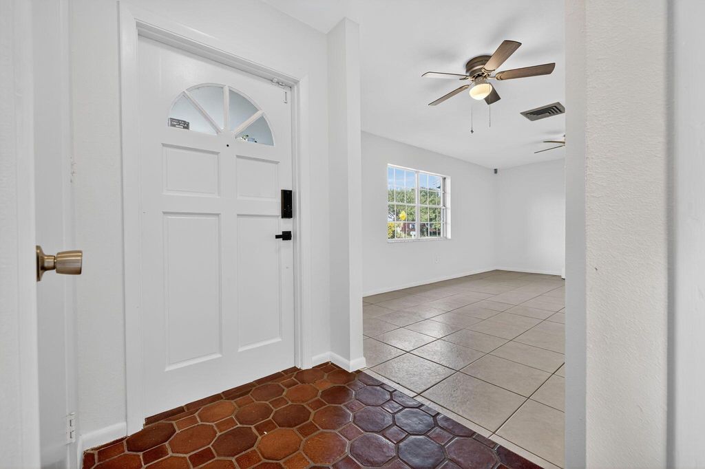 Photo of 1125 Coral Street, Fort Pierce, FL 34982 (MLS # R11124623)