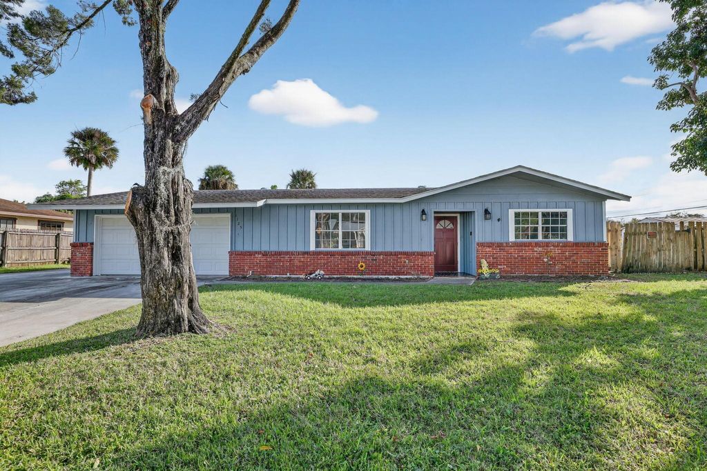 Photo of 1125 Coral Street, Fort Pierce, FL 34982 (MLS # R11124623)